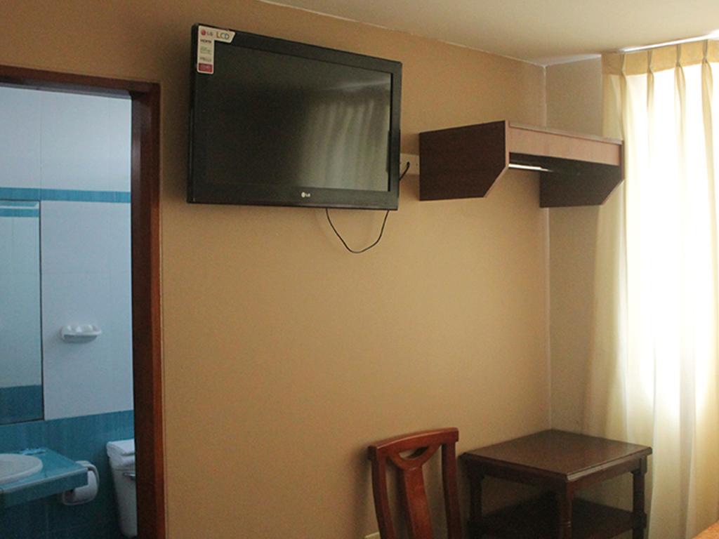 Hotel Jorge Chavez Трухильо Екстериор снимка