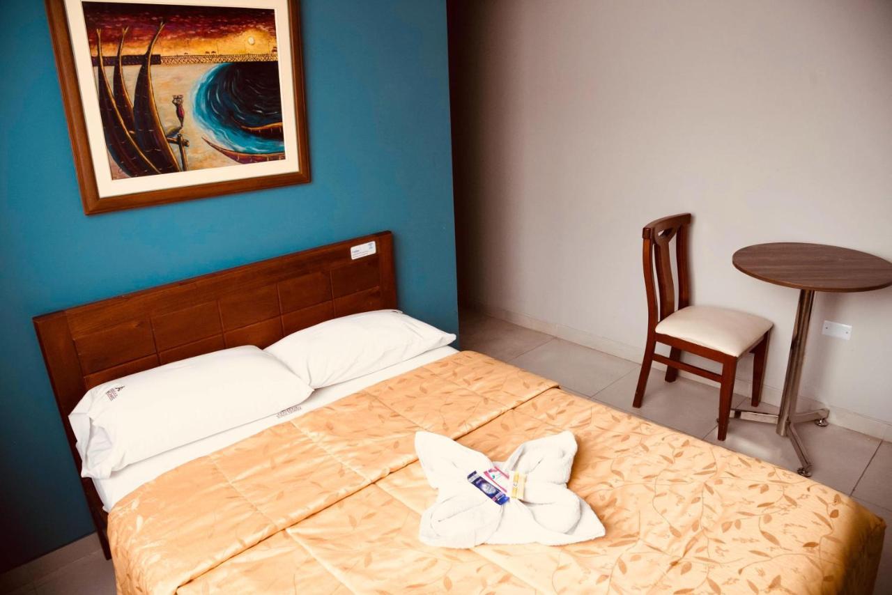 Hotel Jorge Chavez Трухильо Екстериор снимка