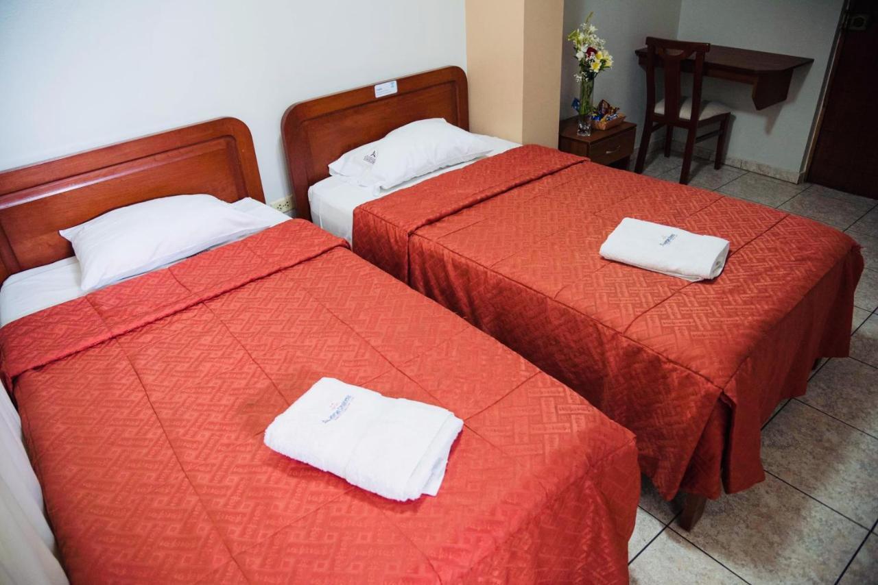 Hotel Jorge Chavez Трухильо Екстериор снимка