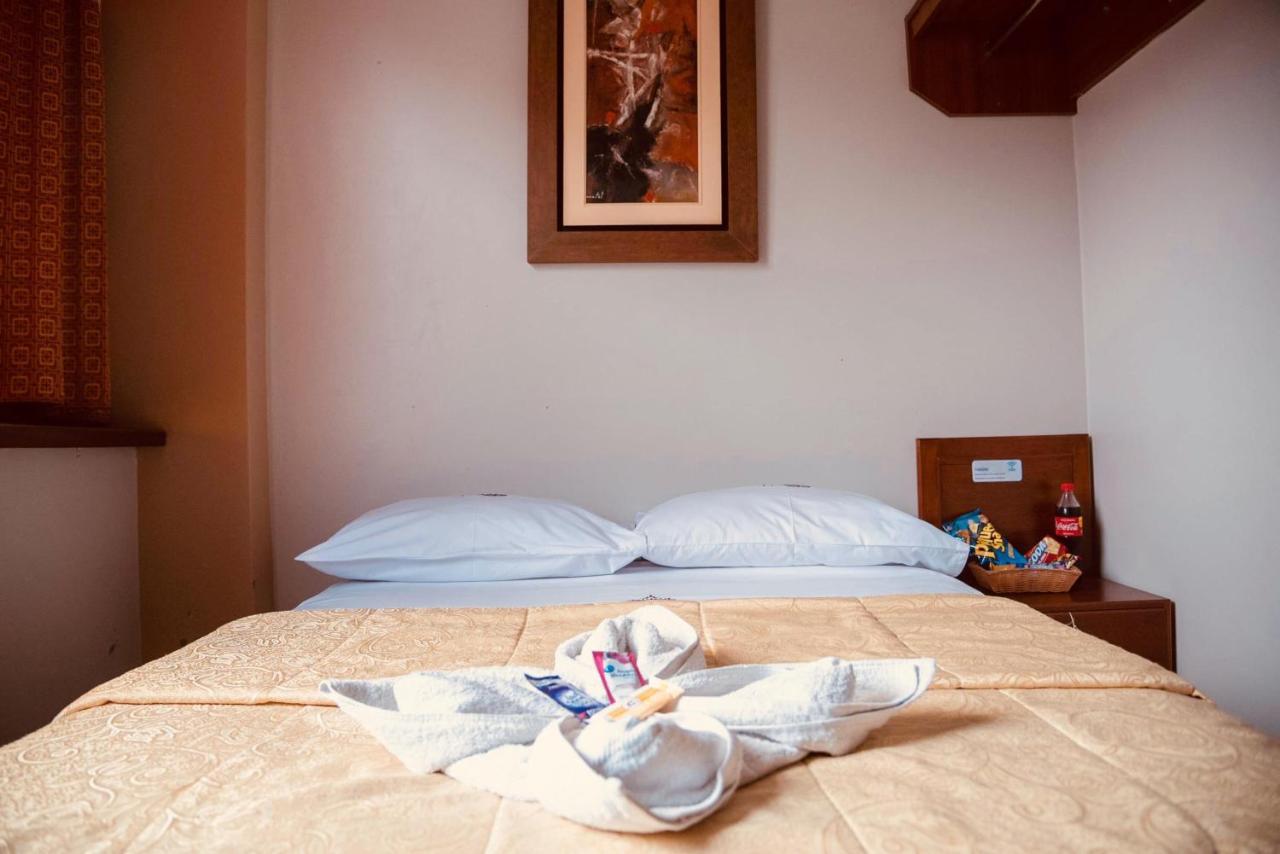 Hotel Jorge Chavez Трухильо Екстериор снимка