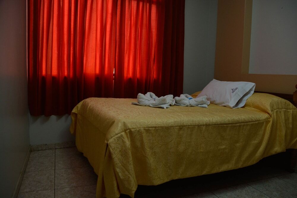 Hotel Jorge Chavez Трухильо Екстериор снимка